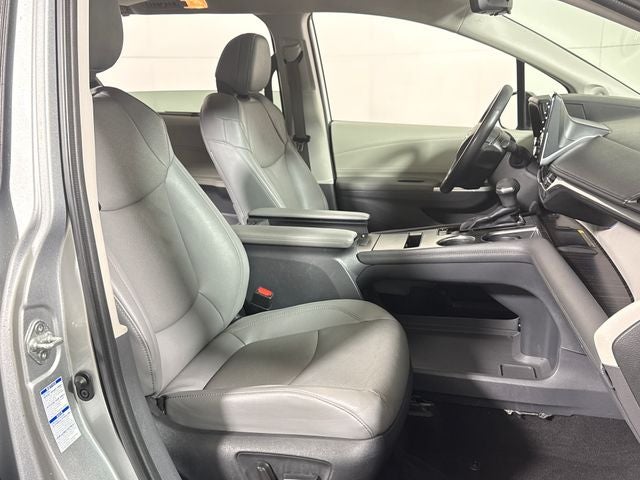 2022 Toyota Sienna Limited 7 Passenger