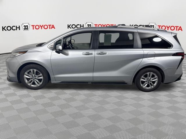2022 Toyota Sienna Limited 7 Passenger