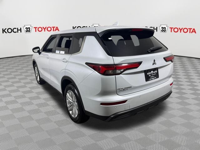 2024 Mitsubishi Outlander ES