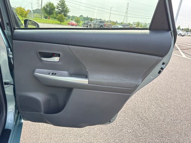 2014 Toyota Prius v Two