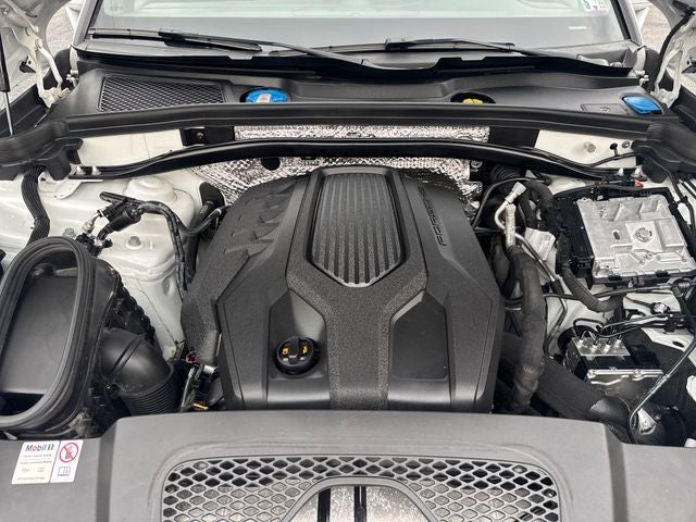 2022 Porsche Macan Base