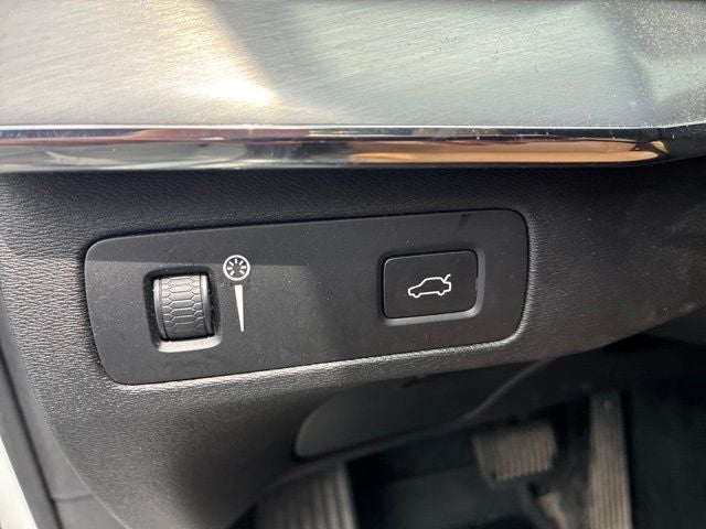 2018 Volvo XC90 T5 Momentum