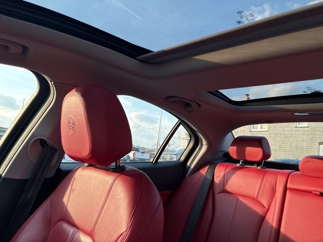 2019 Alfa Romeo Giulia Base