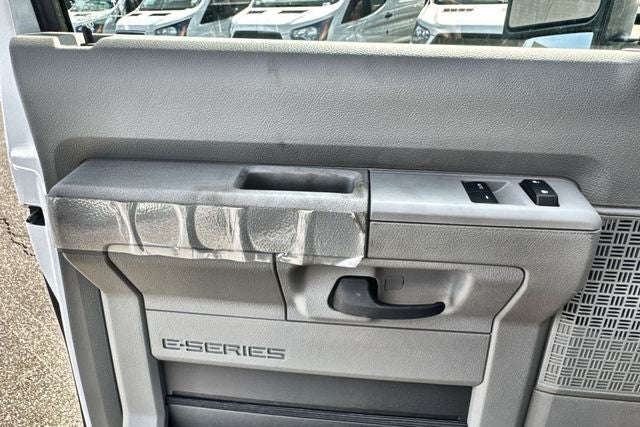 2025 Ford E-350SD Base Cutaway