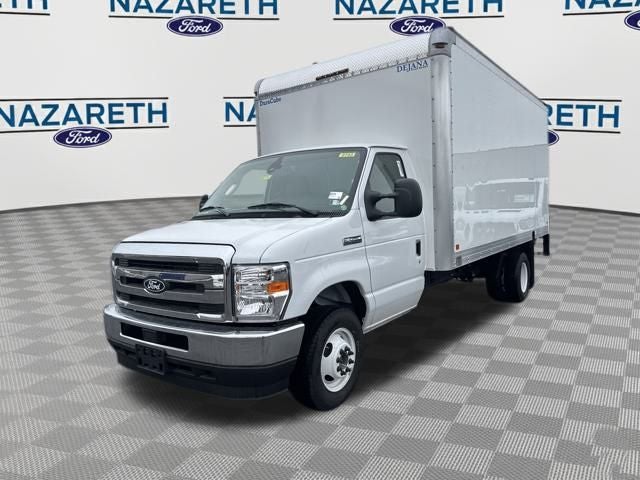 2026 Ford E-450SD Base DRW