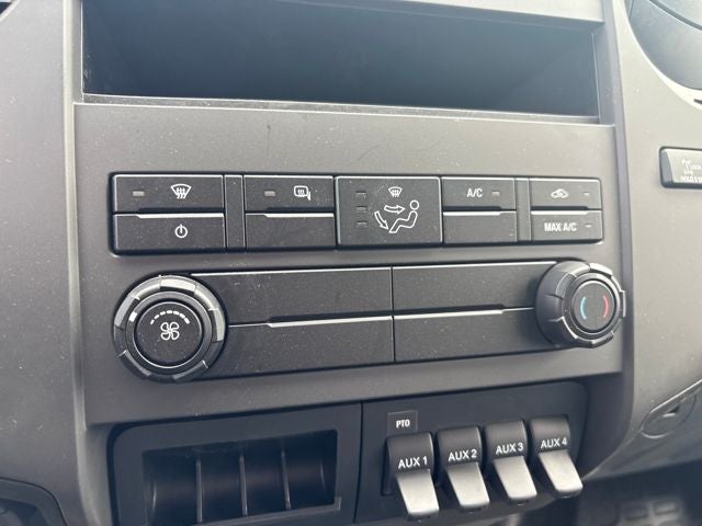 2027 Ford F-750SD Base