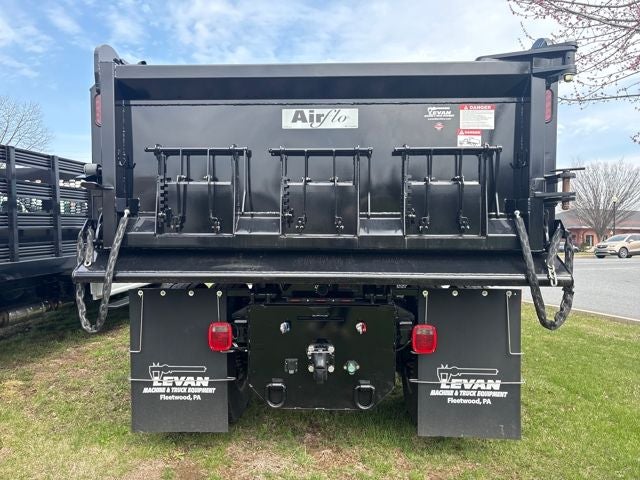 2027 Ford F-750SD Base