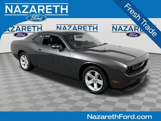 2014 Dodge Challenger SXT Plus's photo