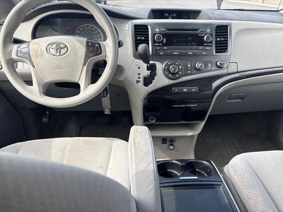 2012 Toyota Sienna LE 8 Passenger