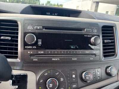 2012 Toyota Sienna LE 8 Passenger