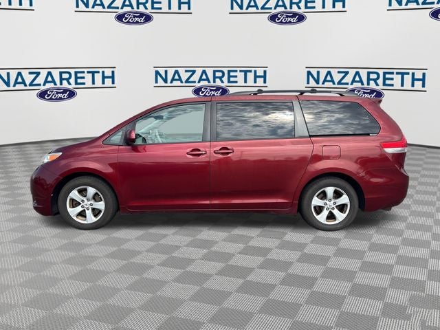 2012 Toyota Sienna LE 8 Passenger