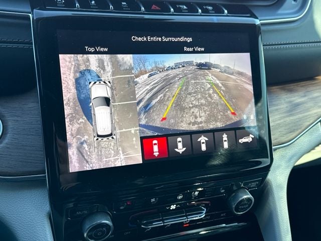 2022 Jeep Grand Cherokee Summit