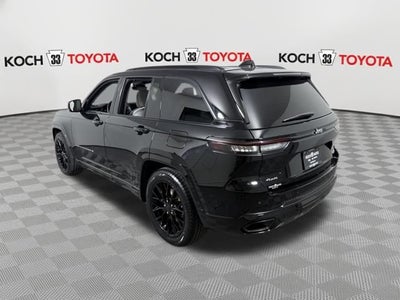 2022 Jeep Grand Cherokee Summit