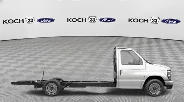 2026 Ford E-350SD Base Cutaway