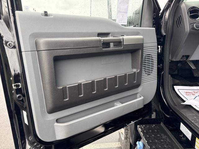 2027 Ford F-750SD Base