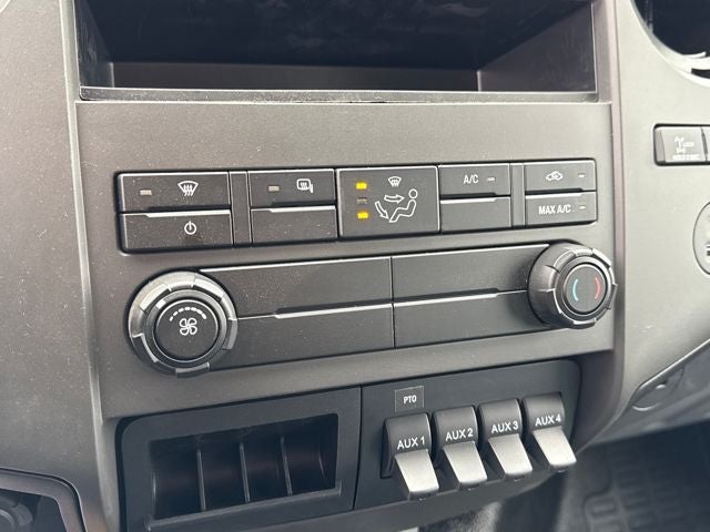 2027 Ford F-750SD Base