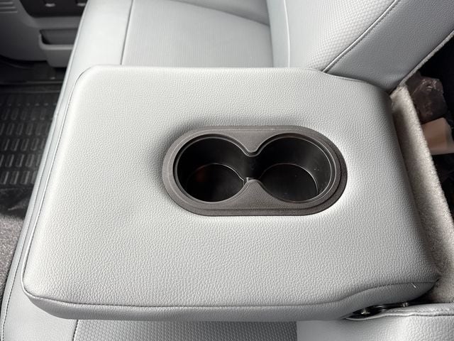 2027 Ford F-750SD Base