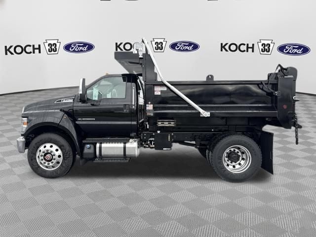 2027 Ford F-750SD Base