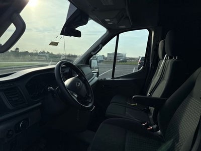 2022 Ford Transit-250 Base