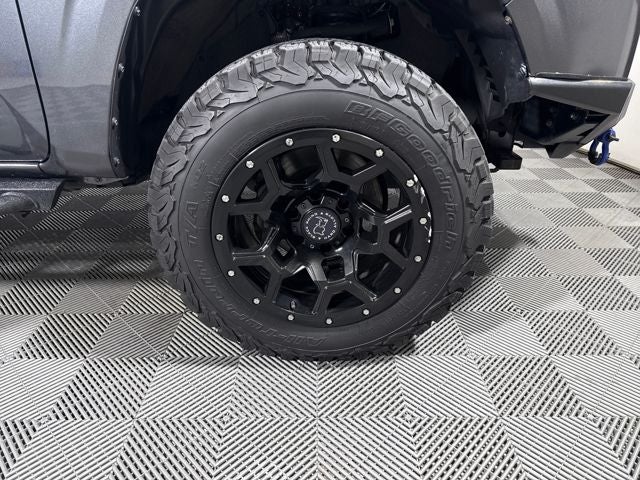 2023 Toyota Tacoma SR V6