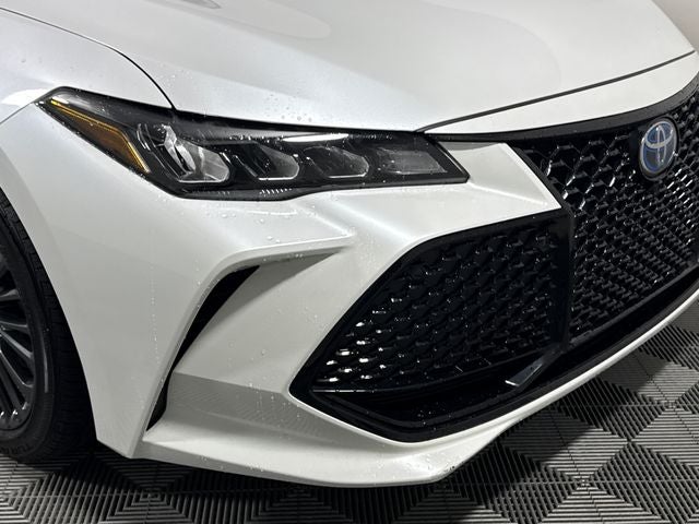 2020 Toyota Avalon Hybrid XSE