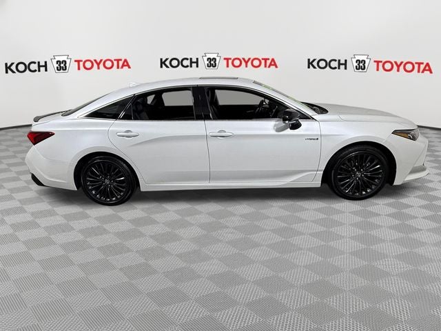 2020 Toyota Avalon Hybrid XSE