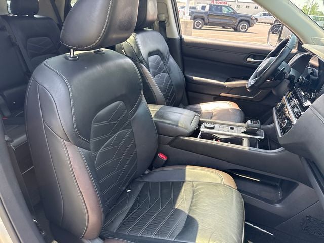 2022 Nissan Pathfinder Platinum