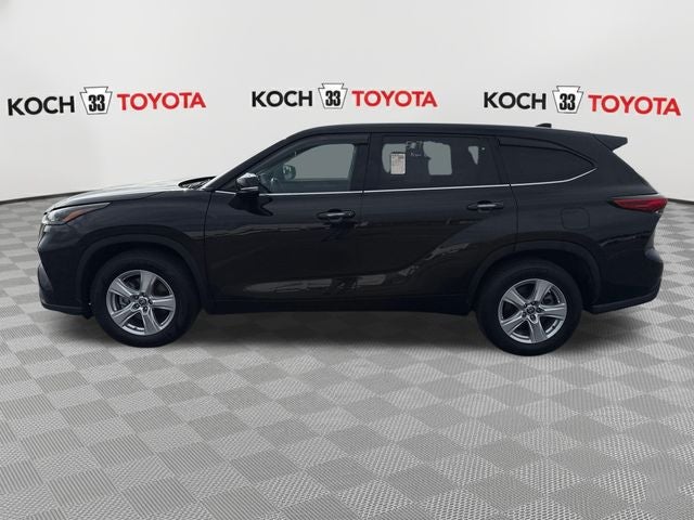 2022 Toyota Highlander LE