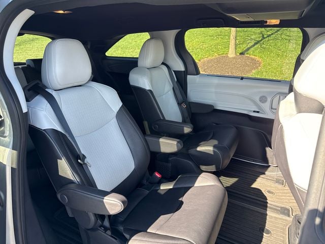 2025 Toyota Sienna XSE 7 Passenger