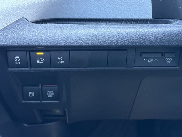 2025 Toyota Sienna XSE 7 Passenger