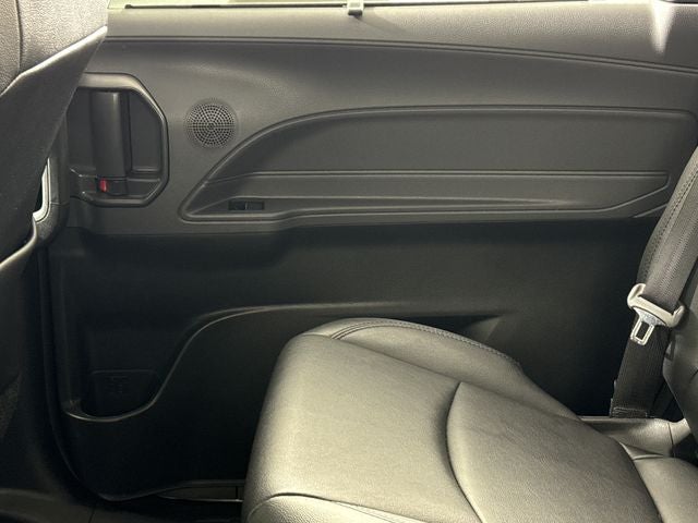 2023 Toyota Sienna XSE 7 Passenger