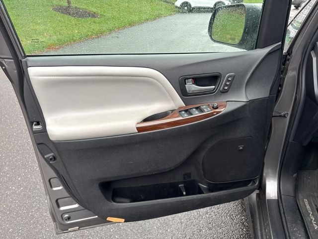 2019 Toyota Sienna Limited Premium 7 Passenger