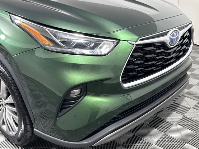 2023 Toyota Highlander Hybrid Platinum