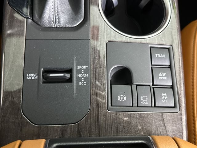 2023 Toyota Highlander Hybrid Platinum