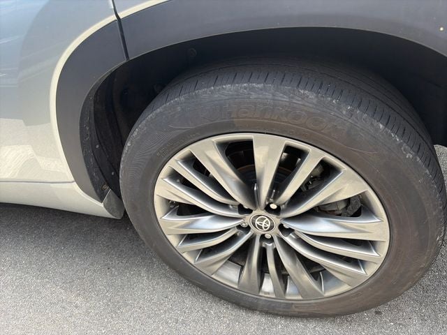 2021 Toyota Highlander Hybrid Platinum