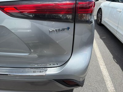 2021 Toyota Highlander Hybrid Platinum