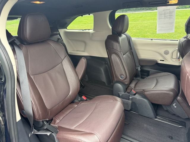 2024 Toyota Sienna Platinum 7 Passenger
