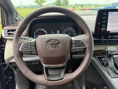2024 Toyota Sienna Platinum 7 Passenger