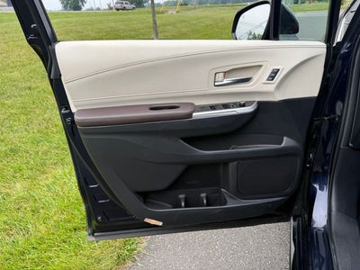 2024 Toyota Sienna Platinum 7 Passenger