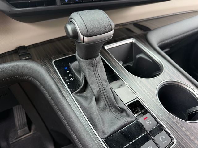2024 Toyota Sienna Platinum 7 Passenger