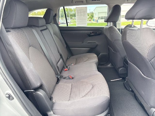 2025 Toyota Highlander LE
