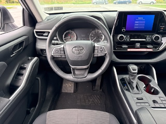2025 Toyota Highlander LE
