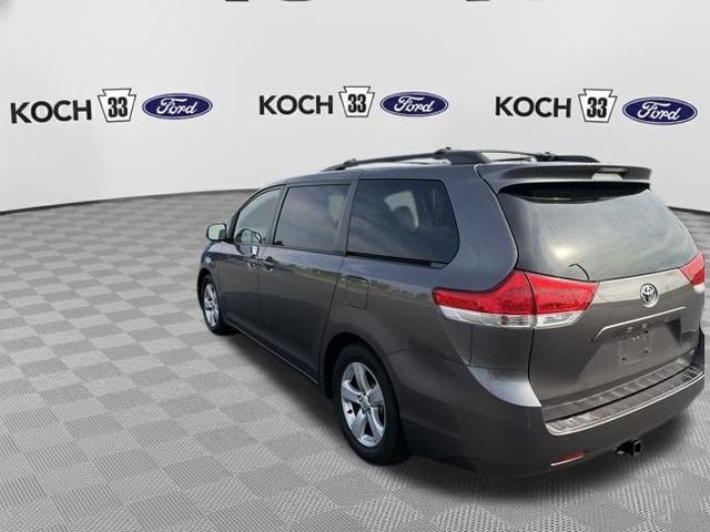 2014 Toyota Sienna LE 8 Passenger
