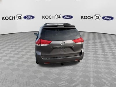 2014 Toyota Sienna LE 8 Passenger