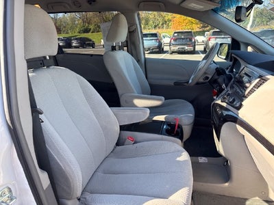 2011 Toyota Sienna LE