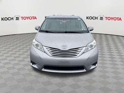 2015 Toyota Sienna LE 8 Passenger