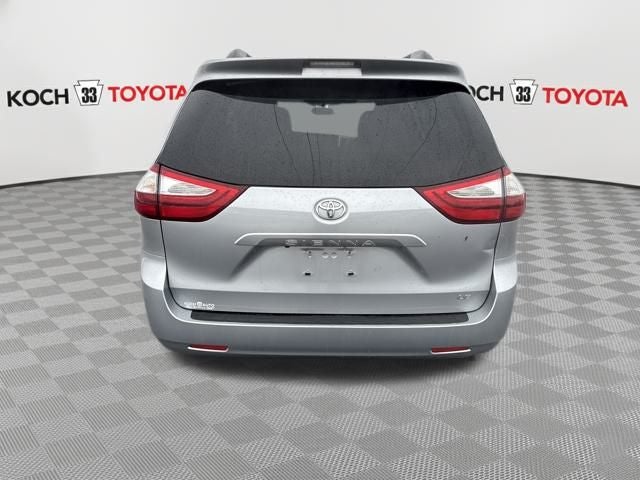 2015 Toyota Sienna LE 8 Passenger
