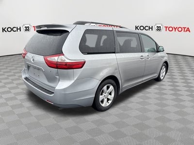 2015 Toyota Sienna LE 8 Passenger