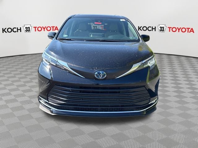 2023 Toyota Sienna XLE 7 Passenger