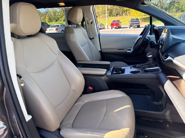 2022 Toyota Sienna XLE 7 Passenger